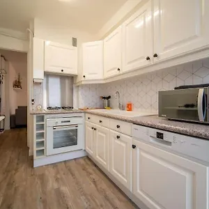  Appartement Fully Equipped Balcony Sleeps 7 Wifi France